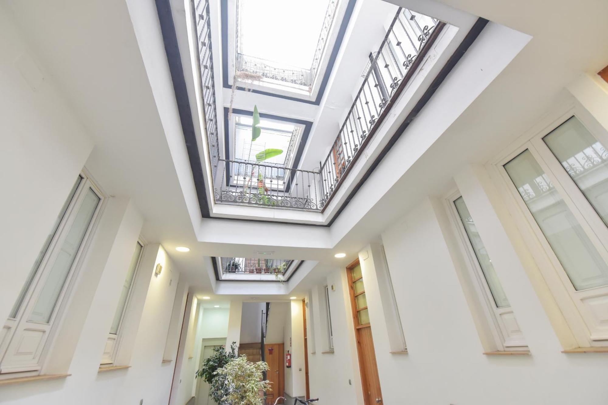 New! Bohemian Center Apartment Севиля Екстериор снимка